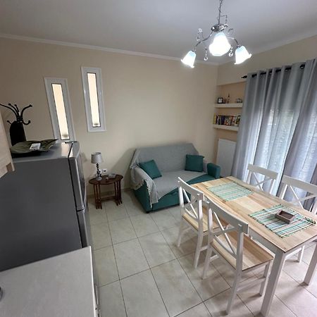 R Apartment Nafpaktos エクステリア 写真